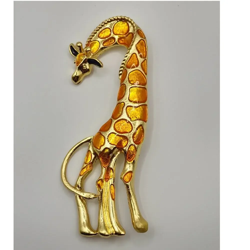 Full Body Giraffe Brooch Yellow Resin Spots Gold Tone Metal Base Jungle Animal